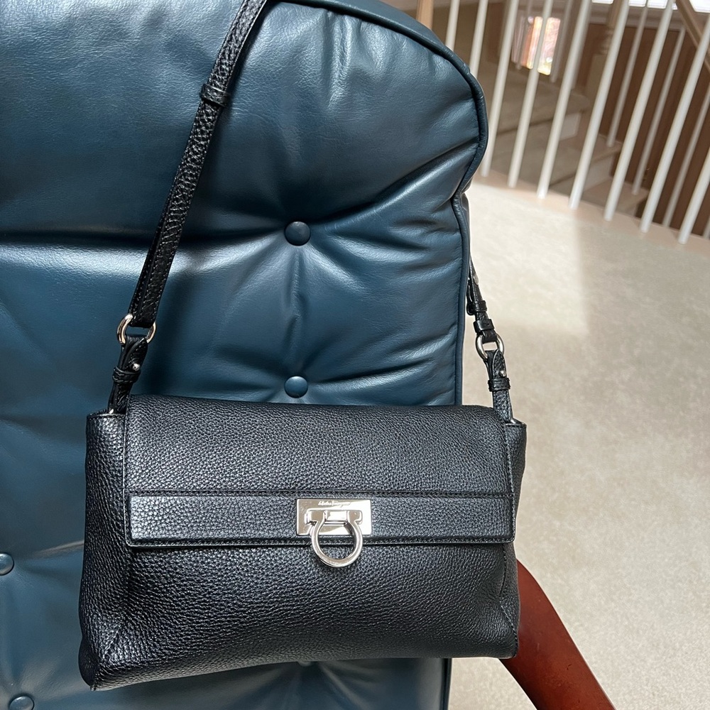 Authentic Salvatore Ferragamo Abbey leather Shoulder, crossbody or clutch bag - Picture 6 of 16